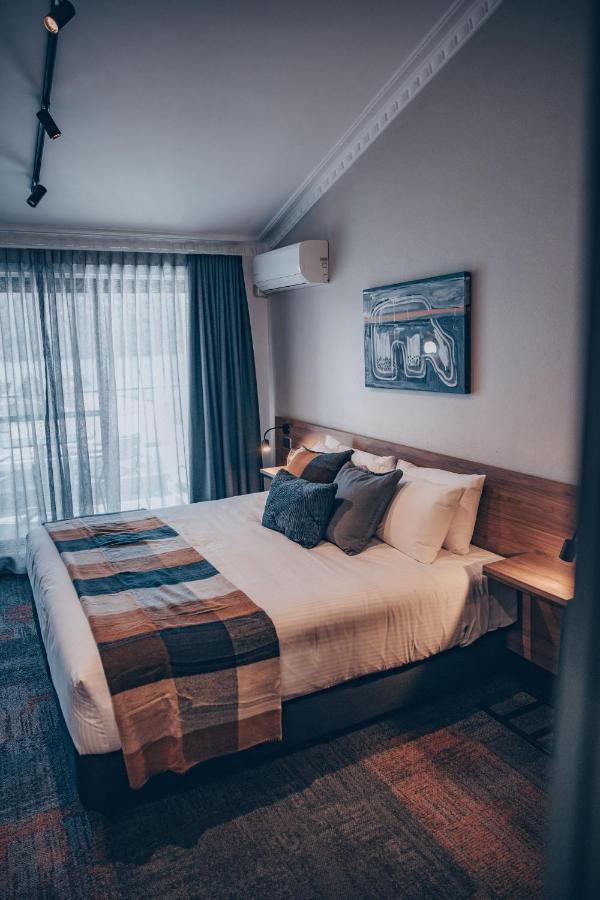 ג'ינדביין Banjo Paterson Inn מראה חיצוני תמונה
